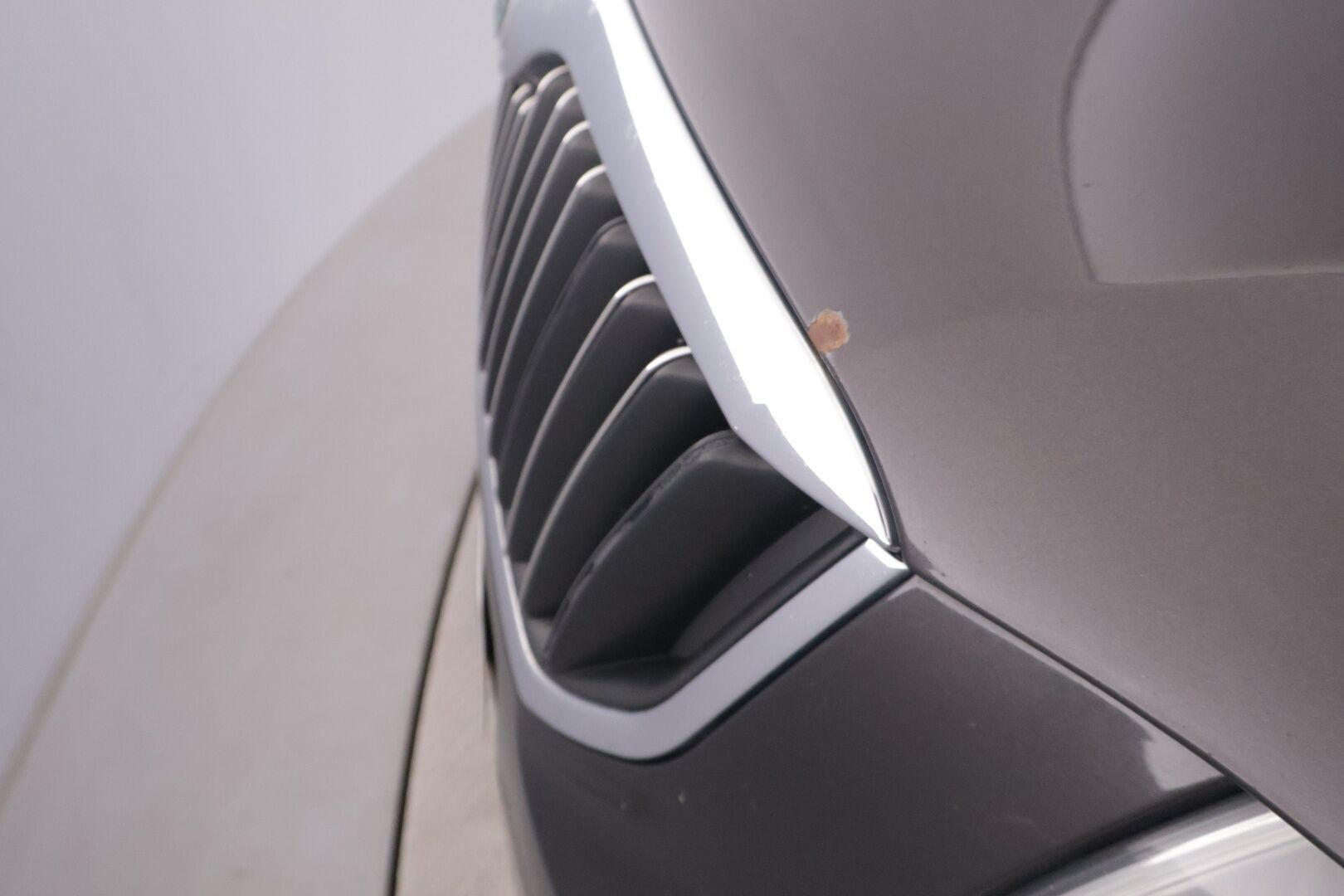 Skoda Superb 2012 2.0 TDI 140 4x4 Comfort DSG Aut. *YritysOutlet - Myydään vain yrityksille* - Katsastuksessa korjauskehotukset. Öljyvuoto voimansiirrosta takaa ja tuulilasi halki.