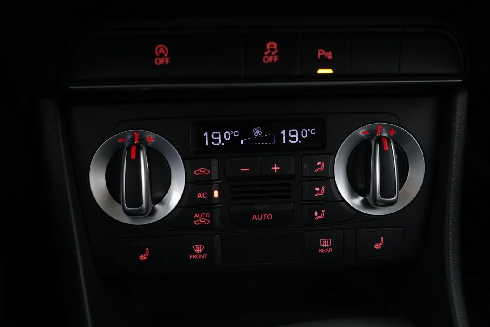 Audi Q3 2012 2,0 TDI quattro S tronic 130 kW Start-Stop Business