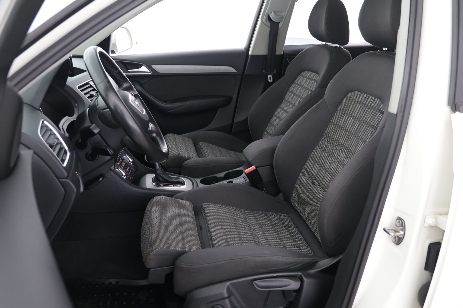 Audi Q3 2012 2,0 TDI quattro S tronic 130 kW Start-Stop Business