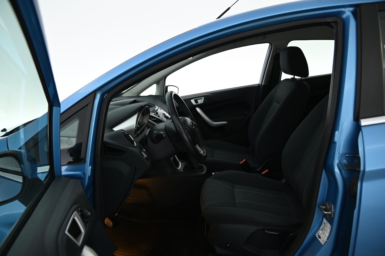 Ford Fiesta 2012 1,6 120 hv Titanium S M5 5-ovinen *Bluetooth / Lohkolämmitin sisäpistokkeella / Suomi-auto / Metalliväri* - Isommalla 1.6 litraisella luotettavalla moottorilla! Katsastettu 02/25 Huomautuksitta!
