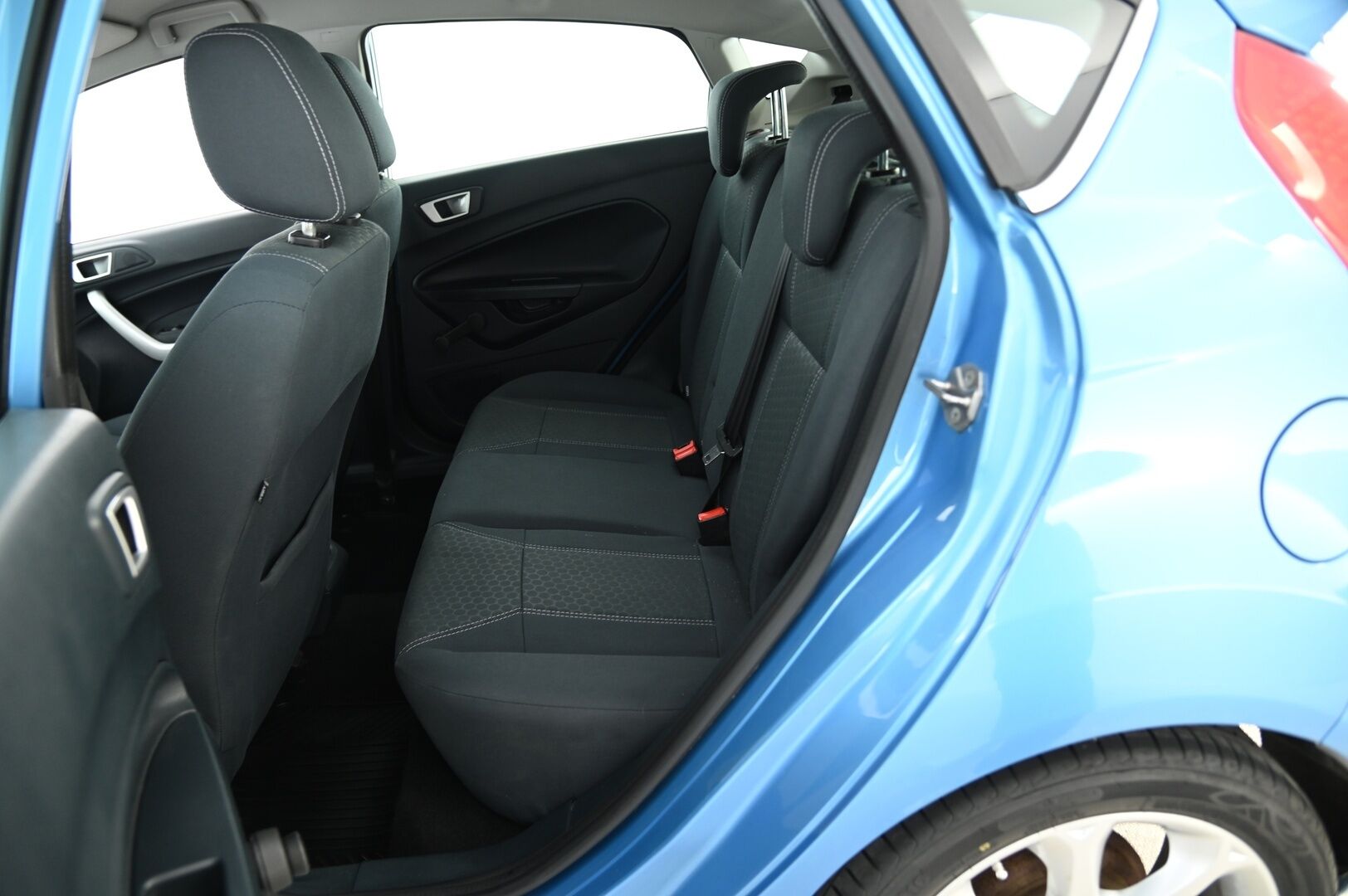 Ford Fiesta 2012 1,6 120 hv Titanium S M5 5-ovinen *Bluetooth / Lohkolämmitin sisäpistokkeella / Suomi-auto / Metalliväri* - Isommalla 1.6 litraisella luotettavalla moottorilla! Katsastettu 02/25 Huomautuksitta!