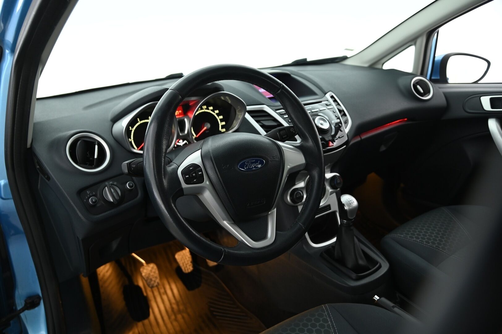 Ford Fiesta 2012 1,6 120 hv Titanium S M5 5-ovinen *Bluetooth / Lohkolämmitin sisäpistokkeella / Suomi-auto / Metalliväri* - Isommalla 1.6 litraisella luotettavalla moottorilla! Katsastettu 02/25 Huomautuksitta!