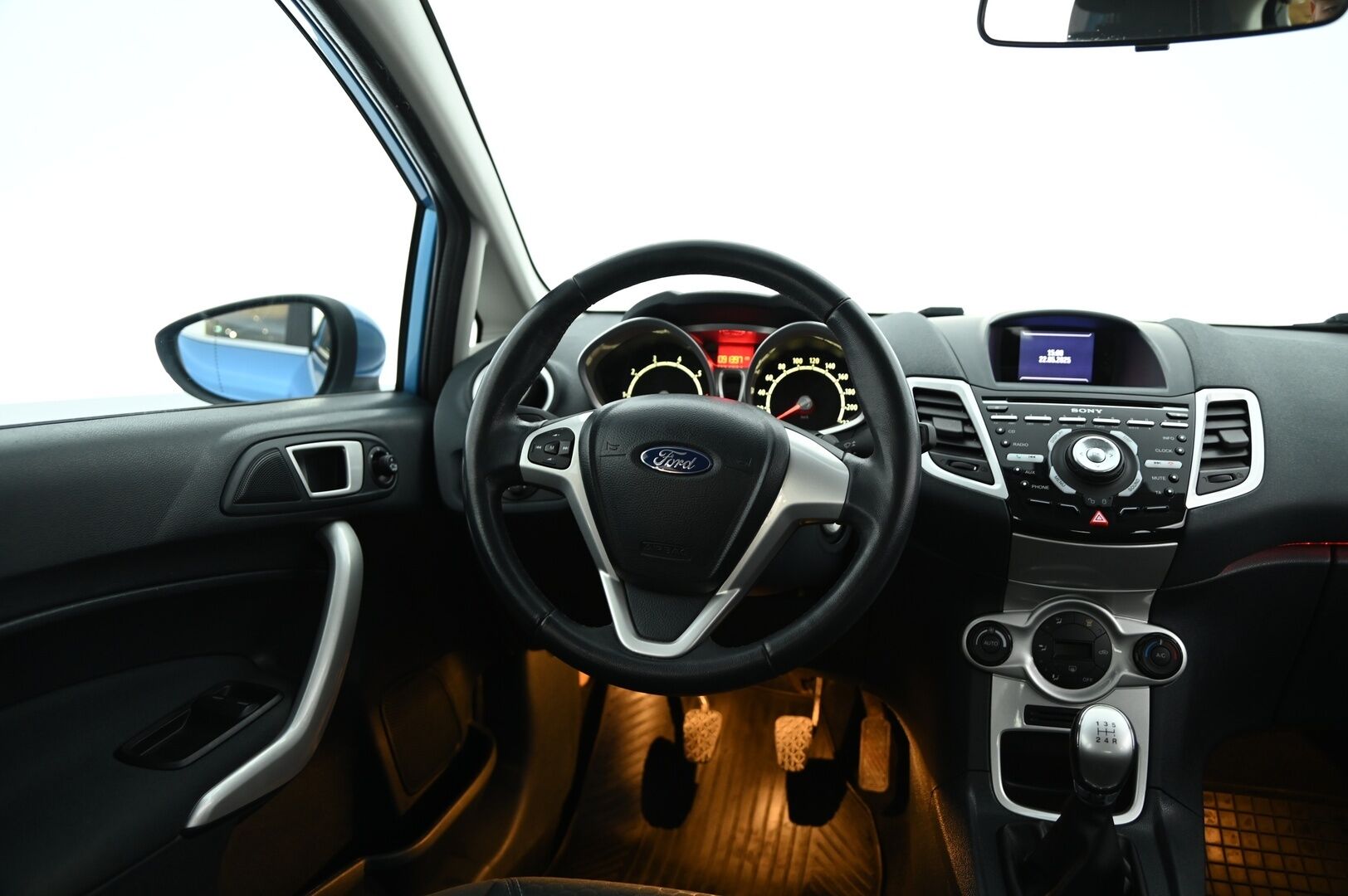 Ford Fiesta 2012 1,6 120 hv Titanium S M5 5-ovinen *Bluetooth / Lohkolämmitin sisäpistokkeella / Suomi-auto / Metalliväri* - Isommalla 1.6 litraisella luotettavalla moottorilla! Katsastettu 02/25 Huomautuksitta!