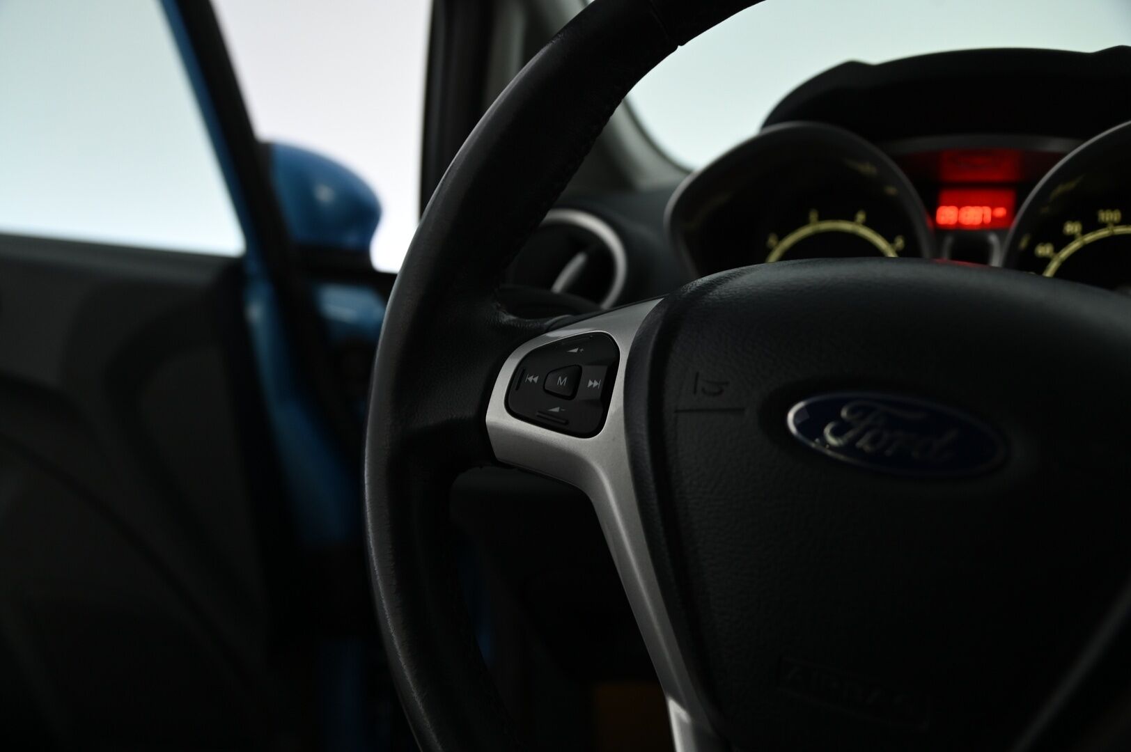 Ford Fiesta 2012 1,6 120 hv Titanium S M5 5-ovinen *Bluetooth / Lohkolämmitin sisäpistokkeella / Suomi-auto / Metalliväri* - Isommalla 1.6 litraisella luotettavalla moottorilla! Katsastettu 02/25 Huomautuksitta!