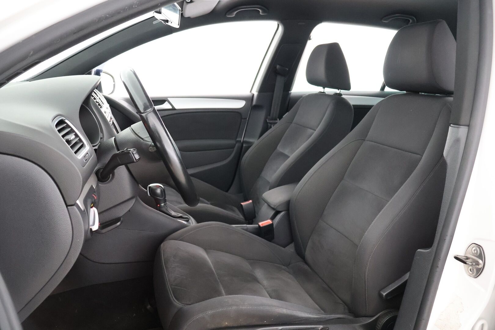 Volkswagen Golf 2012 Highline 1,4 TSI 118 kW, DSG-autom. / Vakkari / Suomi-Auto / Lohko + sis. pistoke / Bluetooth / - Myydään Huutokaupat.com:ssa!