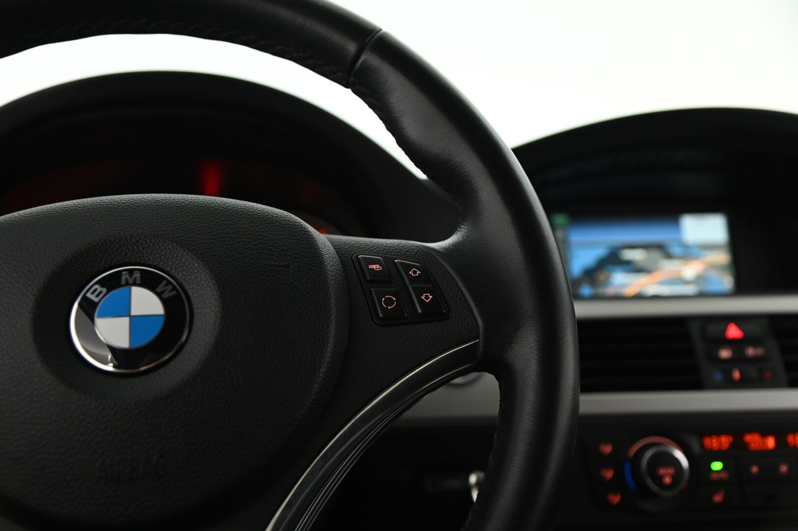 BMW 320 2012 d A TwinPower Turbo E92 Coupé **Vakkari / Navi / Sporttipenkit / Tutka / Suomiauto** - Facelift / Kahdet renkaat / Juuri katsastettu!