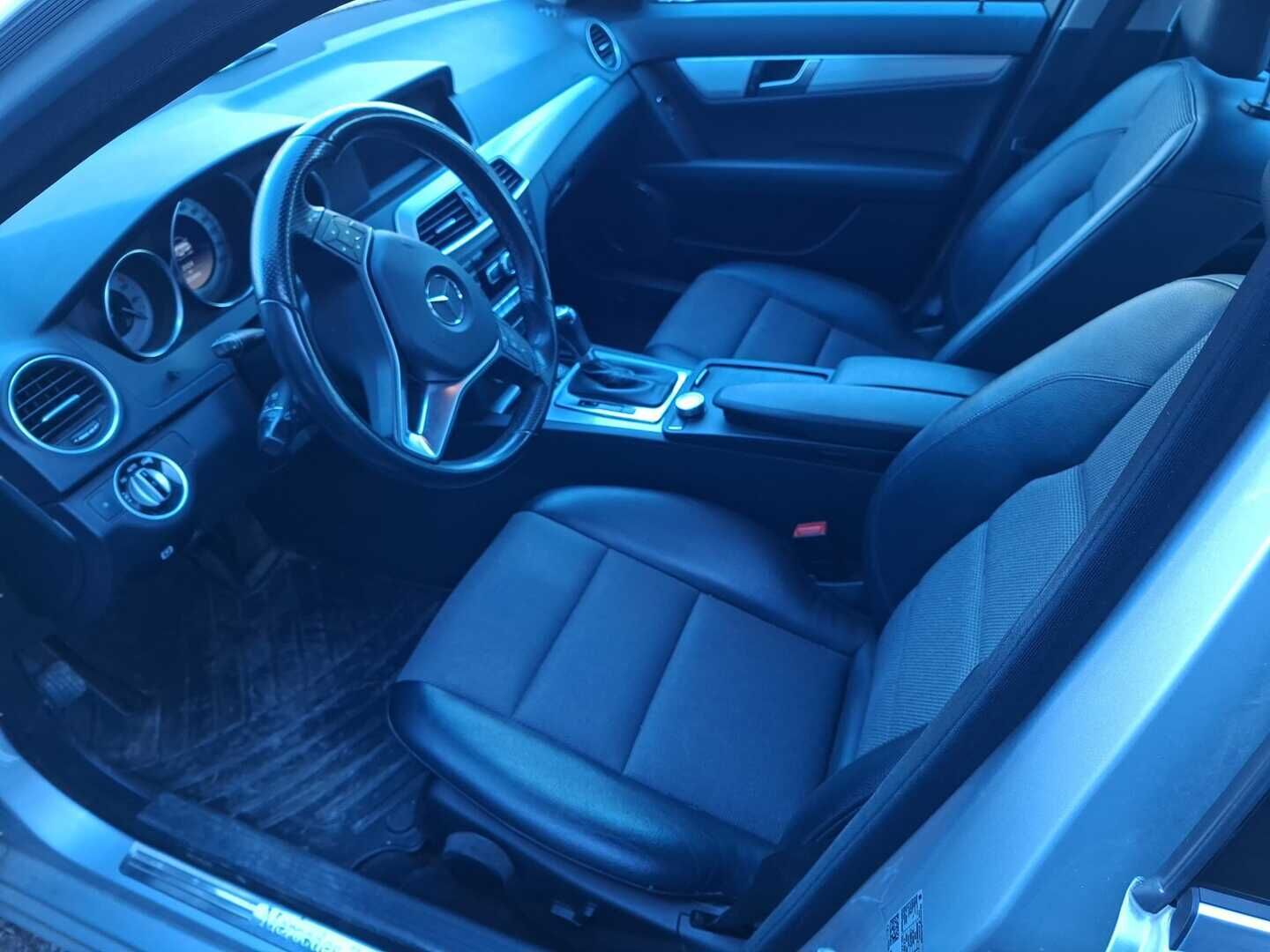 Mercedes-Benz C 2012 200 CDI BE A Premium Business / Puolinahat / 1-om suomiauto / Ei ad-blueta / Todella hieno - Huippuhieno 1-omisteinen Suomi auto / Täydellinen huoltohistoria / Hyvin pidetty!