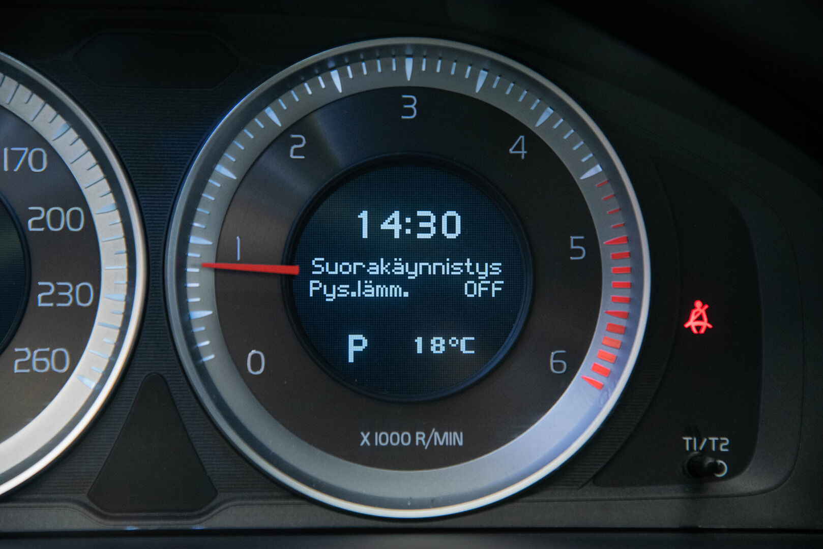Volvo V70 2012 D2 Summum Aut - | Suomi-auto | Webasto | Koukku | Nahat muistilla | Lisäpitkä | Navigointi | P-tutkat | 2 x Hyvät Renkaat | Jakopää tehty 333tkm |