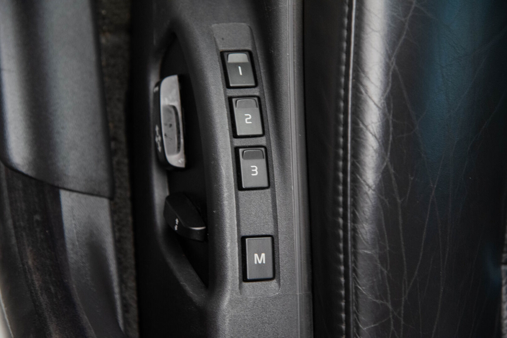 Volvo V70 2012 D2 Summum Aut - | Suomi-auto | Webasto | Koukku | Nahat muistilla | Lisäpitkä | Navigointi | P-tutkat | 2 x Hyvät Renkaat | Jakopää tehty 333tkm |
