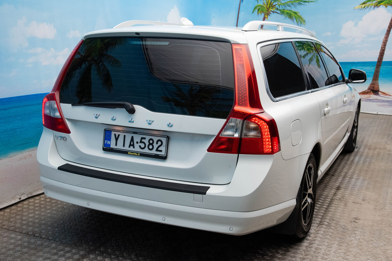 Volvo V70 2012 D2 Summum Aut - | Suomi-auto | Webasto | Koukku | Nahat muistilla | Lisäpitkä | Navigointi | P-tutkat | 2 x Hyvät Renkaat | Jakopää tehty 333tkm |