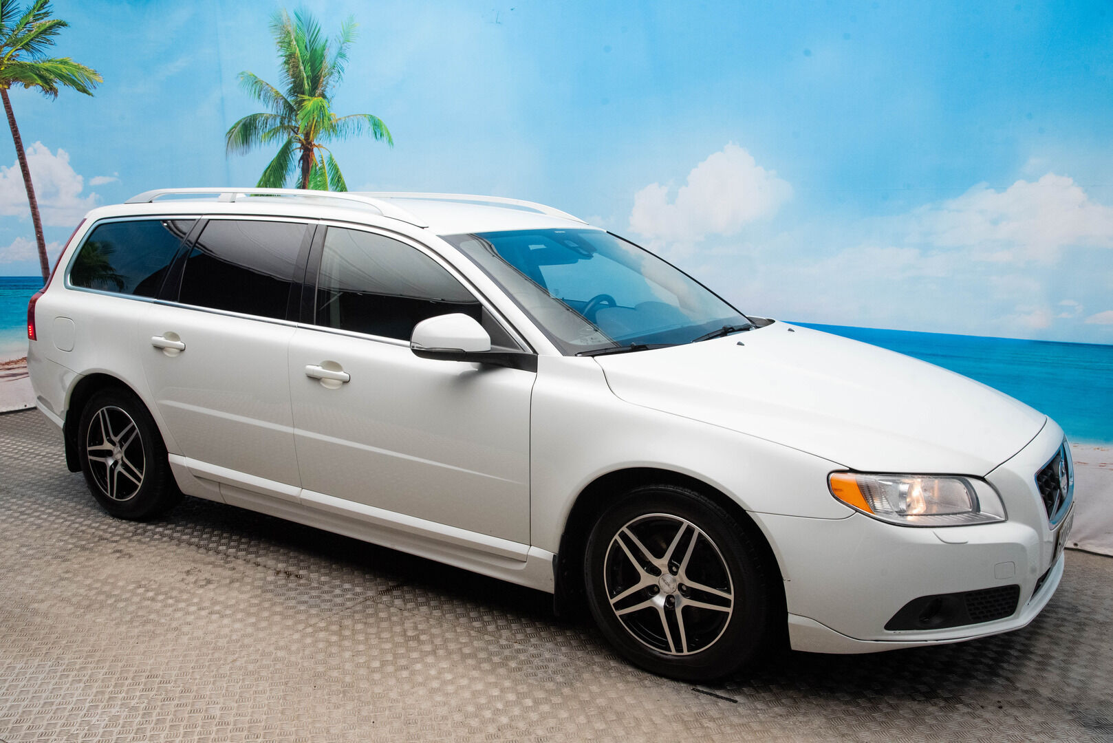 Volvo V70 2012 D2 Summum Aut - | Suomi-auto | Webasto | Koukku | Nahat muistilla | Lisäpitkä | Navigointi | P-tutkat | 2 x Hyvät Renkaat | Jakopää tehty 333tkm |