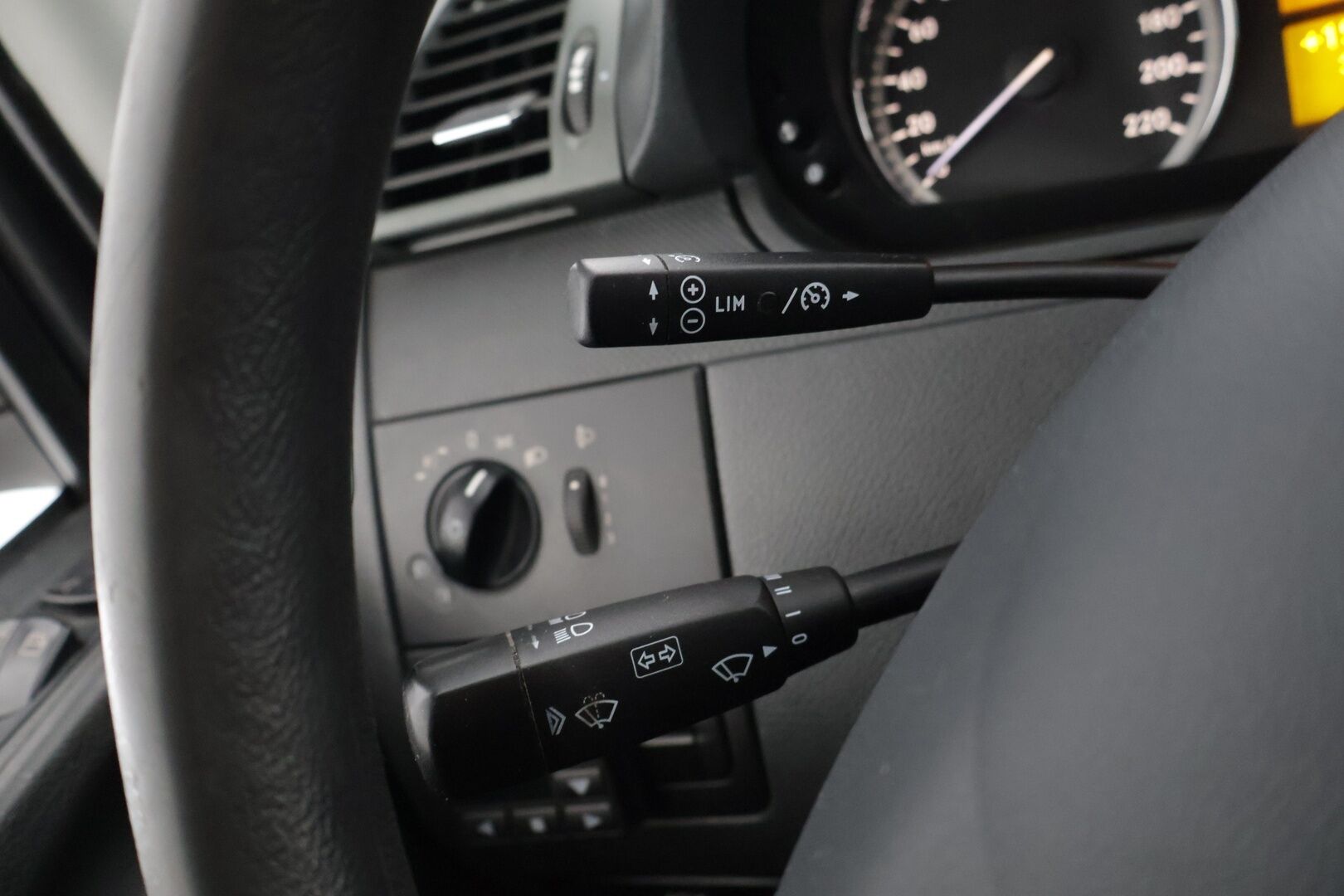 Mercedes-Benz Vito 2012 113CDI -3,05/32K keskipitkä A2** Koukku / Pariovet / Siisti **