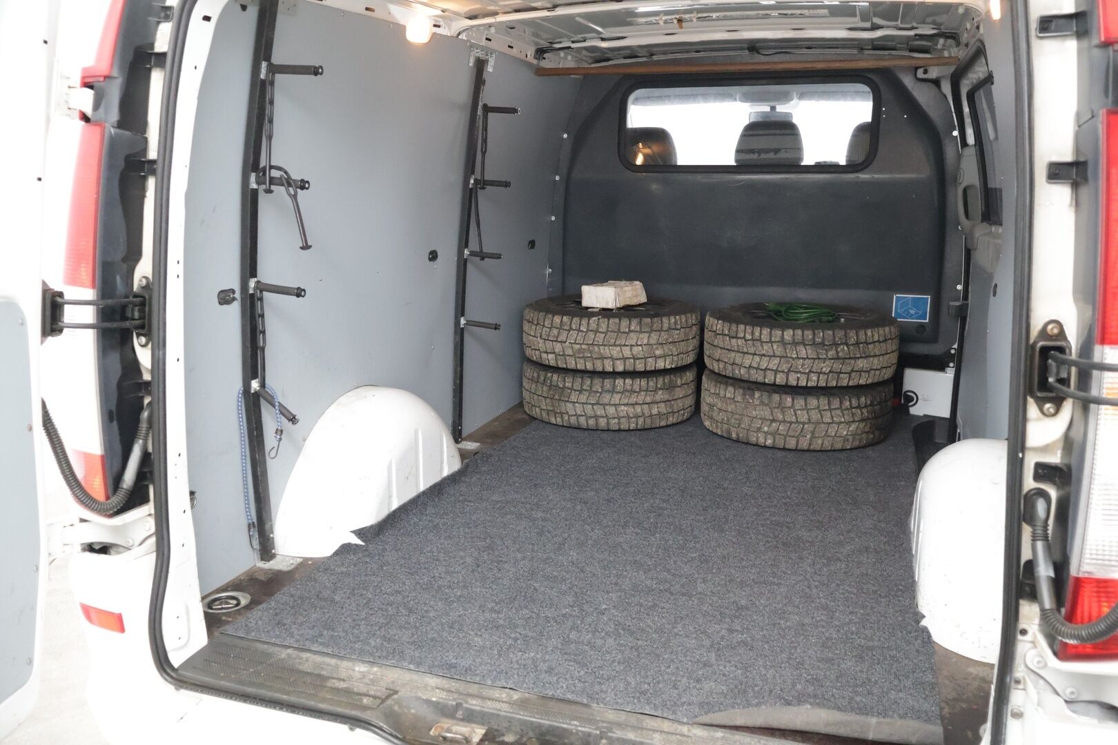 Mercedes-Benz Vito 2012 113CDI -3,05/32K keskipitkä A2** Koukku / Pariovet / Siisti **