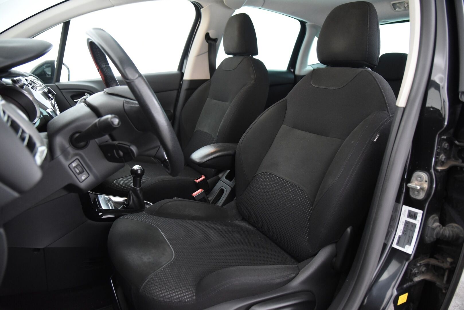 Citroen C3 2012 VTi 95 Exclusive / YritysOutlet - Myydään Vain Yrityksille Suomi-Auto / Vakkari / Panorama / Lohkolämmitin / P-tutka / Autom-Ilmastointi - Fiksu valinta ! Runsaasti varusteltu !