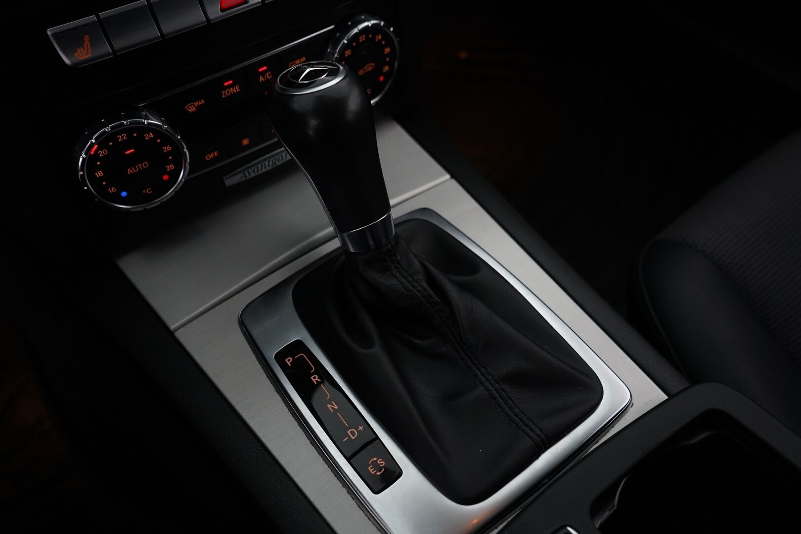 Mercedes-Benz C 2012 200 CDI BE T A Premium Business *Vakkari / Lohko / Tutkat / BT / Puolinahka / S.Penkit* - Suomi-auto / Siisti / Kahdet vanteet / Juuri huollettu!