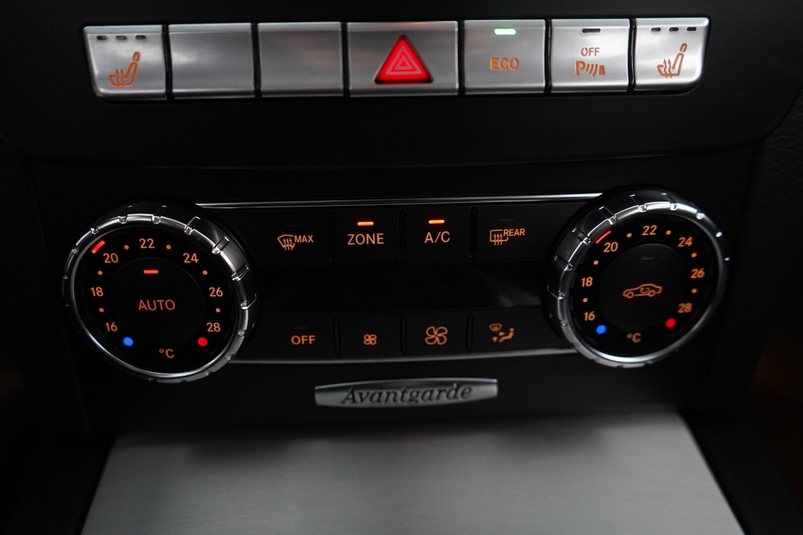 Mercedes-Benz C 2012 200 CDI BE T A Premium Business *Vakkari / Lohko / Tutkat / BT / Puolinahka / S.Penkit* - Suomi-auto / Siisti / Kahdet vanteet / Juuri huollettu!