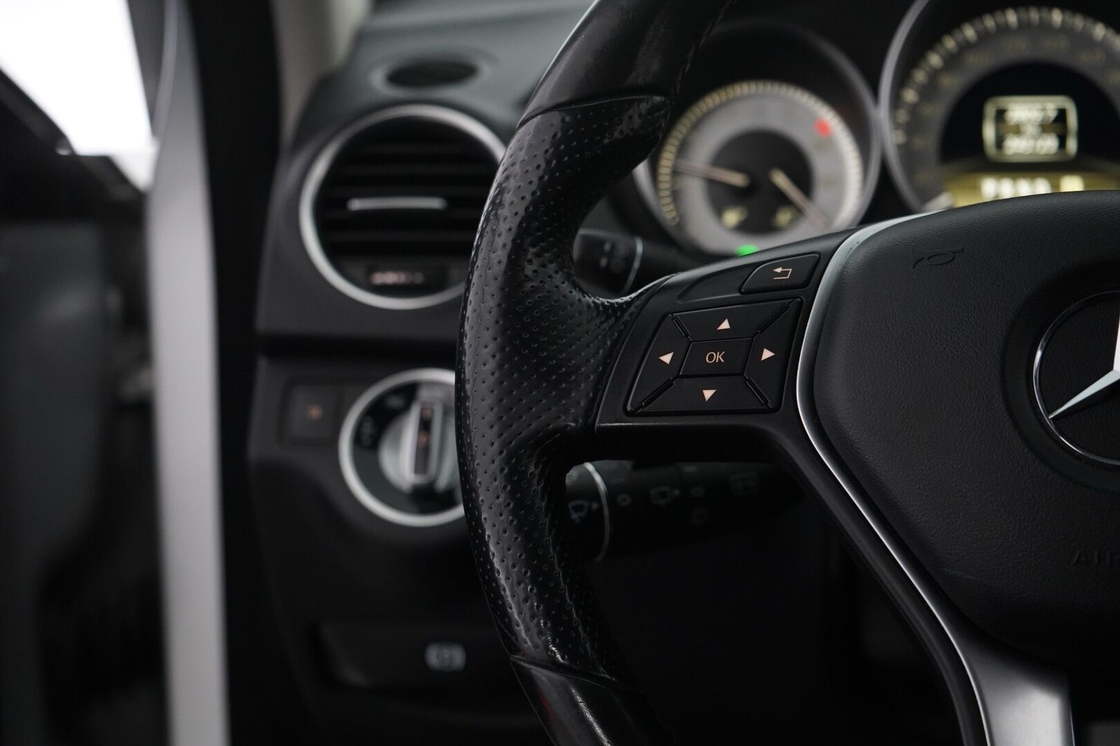 Mercedes-Benz C 2012 200 CDI BE T A Premium Business *Vakkari / Lohko / Tutkat / BT / Puolinahka / S.Penkit* - Suomi-auto / Siisti / Kahdet vanteet / Juuri huollettu!