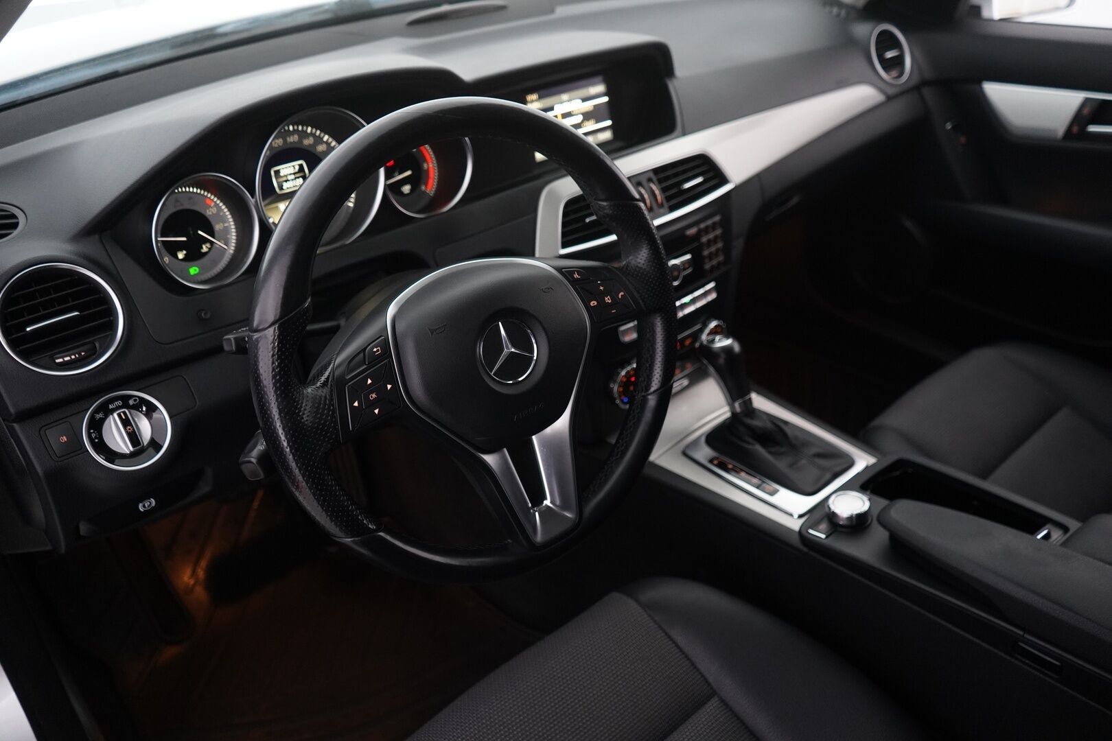 Mercedes-Benz C 2012 200 CDI BE T A Premium Business *Vakkari / Lohko / Tutkat / BT / Puolinahka / S.Penkit* - Suomi-auto / Siisti / Kahdet vanteet / Juuri huollettu!