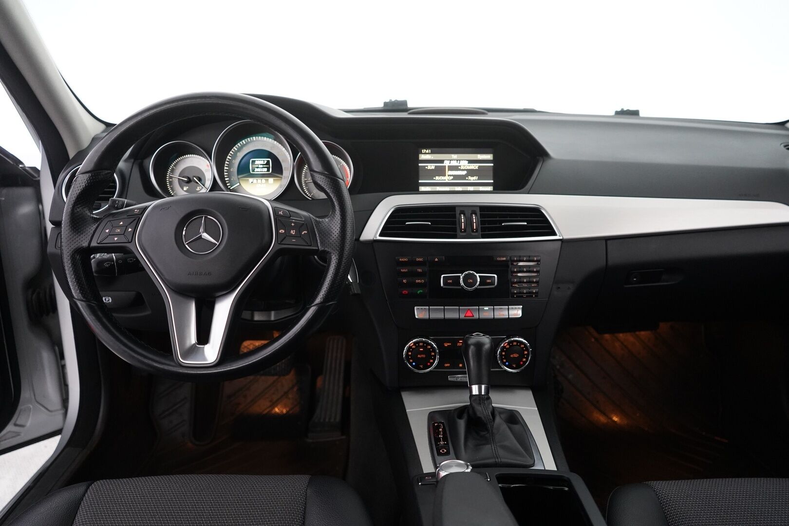 Mercedes-Benz C 2012 200 CDI BE T A Premium Business *Vakkari / Lohko / Tutkat / BT / Puolinahka / S.Penkit* - Suomi-auto / Siisti / Kahdet vanteet / Juuri huollettu!