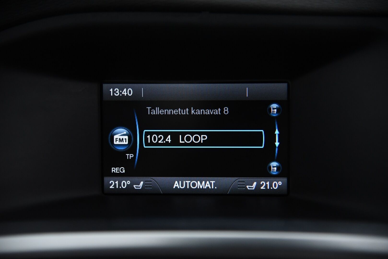 Volvo S60 2012 D5 Summum aut / Suomi-Auto / Vakkari / Webasto / Muistipenkki - 2-om Suomi-auto / P. tutka / Xenon