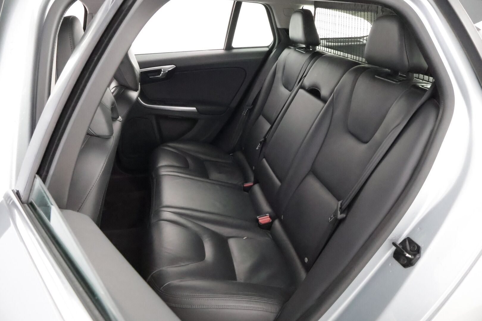 Volvo V60 2013 D5 Summum aut * YritysOutlet - Myydään vain yrityksille - YritysOutlet - Myydään vain yrityksille / Supervarusteet!