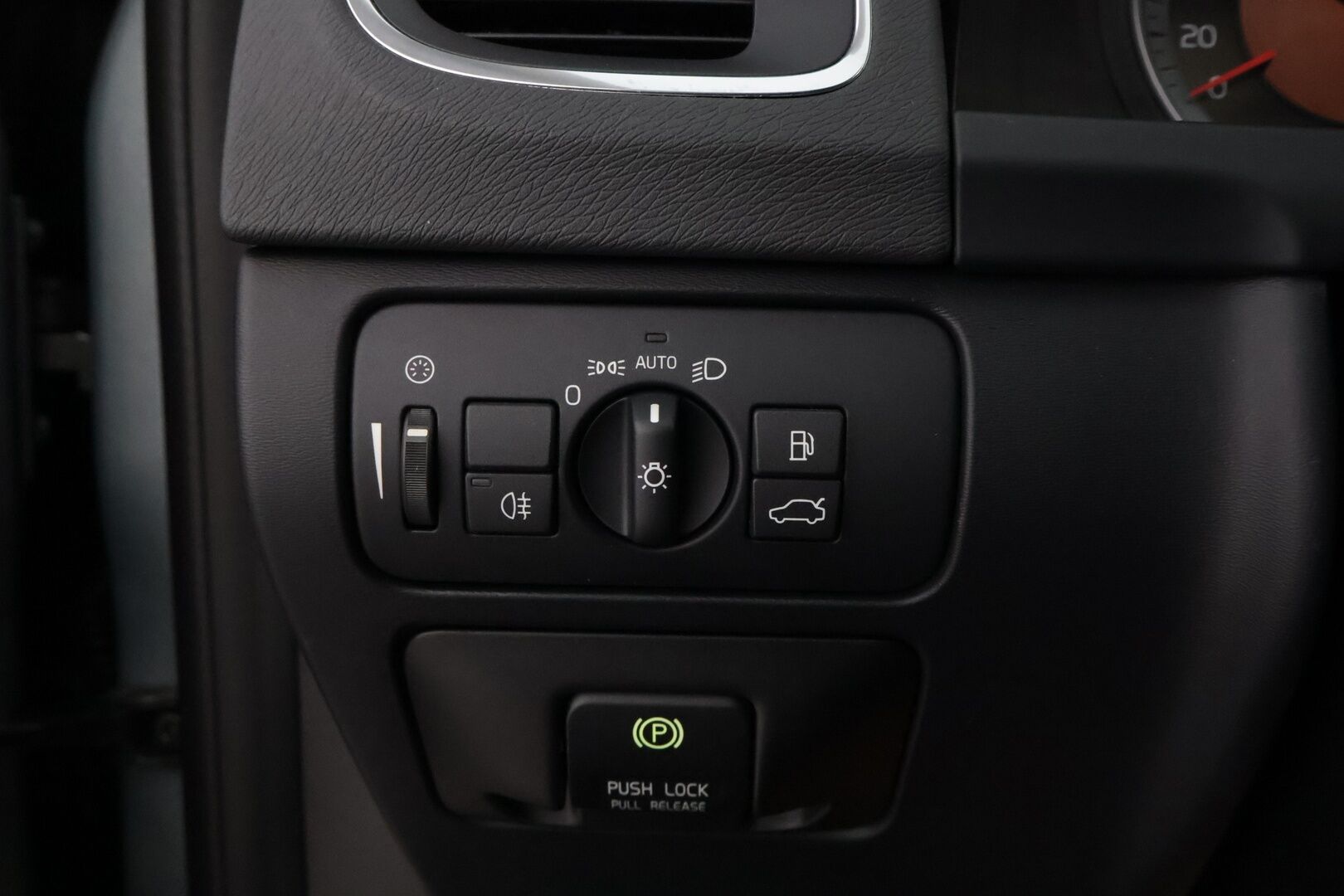 Volvo V60 2013 D5 Summum aut * YritysOutlet - Myydään vain yrityksille - YritysOutlet - Myydään vain yrityksille / Supervarusteet!