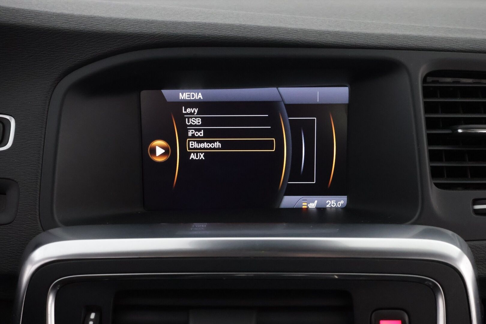 Volvo V60 2013 D5 Summum aut * YritysOutlet - Myydään vain yrityksille - YritysOutlet - Myydään vain yrityksille / Supervarusteet!