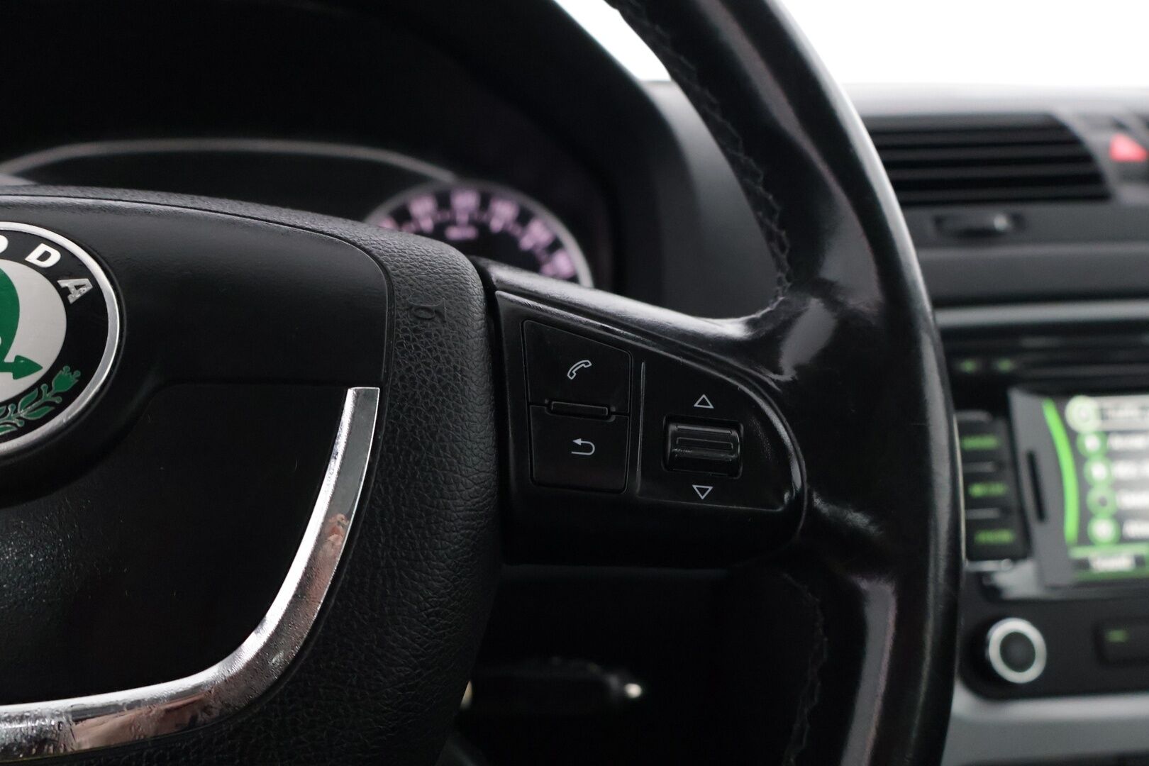 Skoda Octavia 2013 1,6 TDI Ambiente DSG Autom. * YritysOutlet - Myydään vain yrityksille / Navi / Vakkari * - YritysOutlet - Myydään vain yrityksille / JUURI KATSASTETTU!