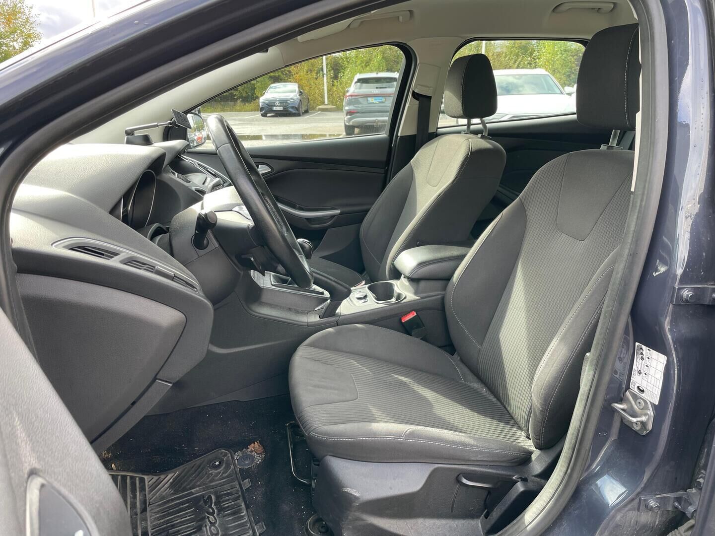 Ford Focus 2013 1,0 EcoBoost 125 hv Titanium * YritysOutlet - Myydään vain yrityksille / Lämm. tuulilasi / Lohkolämmitin / Vakkari * - *Ei tieliikennekelpoinen, moottorivaurio, auto sammunut ajosta eikä käynnisty / Yhdet renkaat *