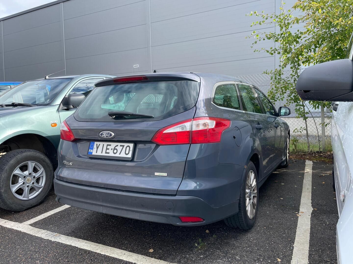 Ford Focus 2013 1,0 EcoBoost 125 hv Titanium * YritysOutlet - Myydään vain yrityksille / Lämm. tuulilasi / Lohkolämmitin / Vakkari * - *Ei tieliikennekelpoinen, moottorivaurio, auto sammunut ajosta eikä käynnisty / Yhdet renkaat *