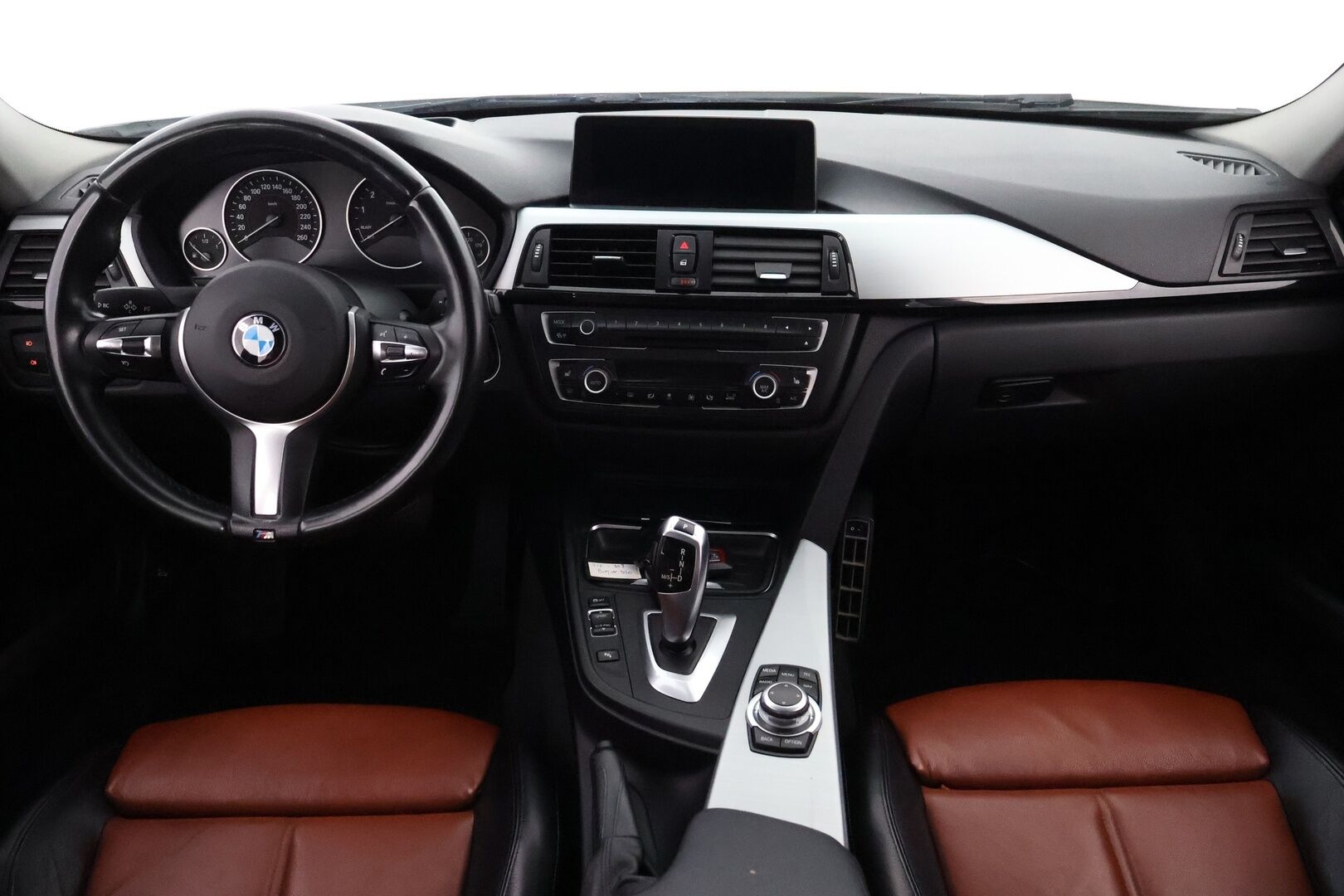 BMW 320 2013 TwinPower Turbo A xDrive F30 Sedan Business Automatic Edition Sport - Suomiauto / Webasto / HUD / Ruskea Nahkasisusta / Professional Navi / Comfort Access / Lohko & Sisäp. / Supervarusteet!