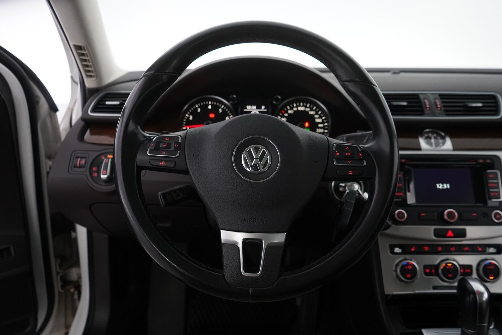 Volkswagen Passat 2013 Variant Highline 1,4 TSI MultiFuel 118 kW (160 hv) DSG *Panorama / PA-Lämmitin / Nahka-alcantara / Sähkökontti* - PA-Lisälämmitin / Panorama / Vetokoukku / Nahka-alcantara / Upea kunto