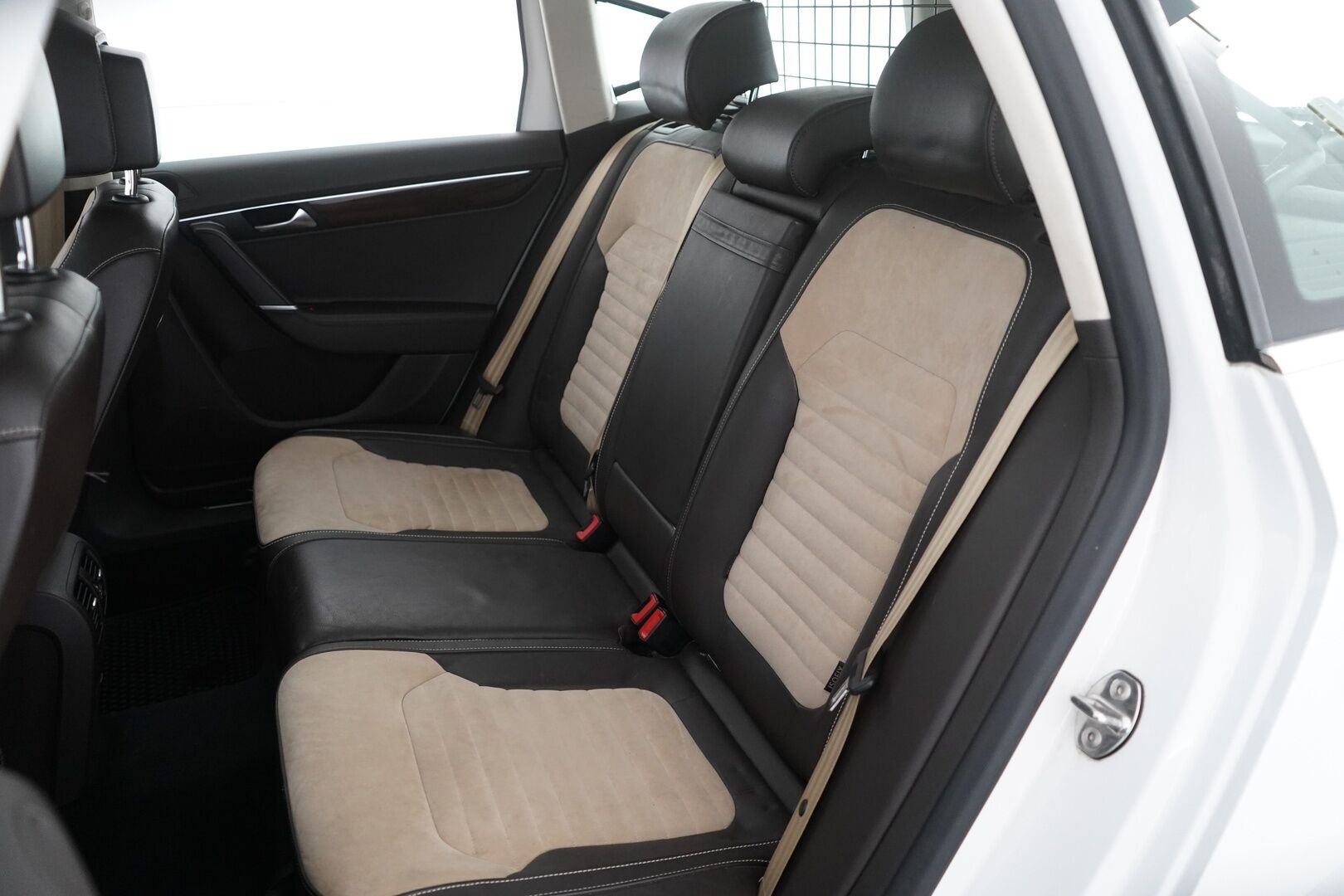 Volkswagen Passat 2013 Variant Highline 1,4 TSI MultiFuel 118 kW (160 hv) DSG *Panorama / PA-Lämmitin / Nahka-alcantara / Sähkökontti* - PA-Lisälämmitin / Panorama / Vetokoukku / Nahka-alcantara / Upea kunto