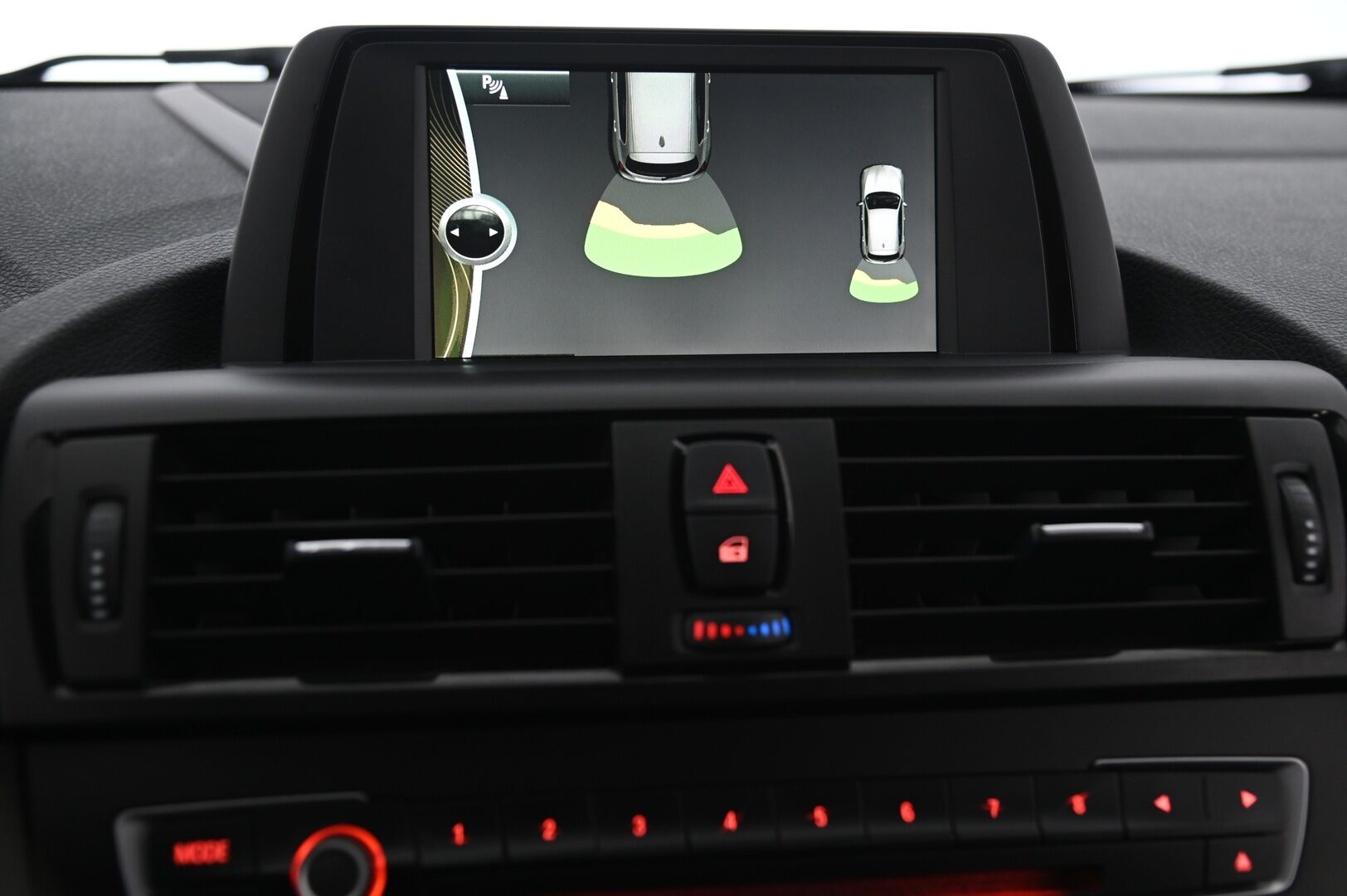 BMW 118 2013 F20 TwinPower Turbo A Business Automatic Edition Sport *Harman&Kardon / Sportti penkit / P.tutka / Lohko / Vakkari* - Juuri katsastettu / 2x hyvät renkaat / Siisti korinen