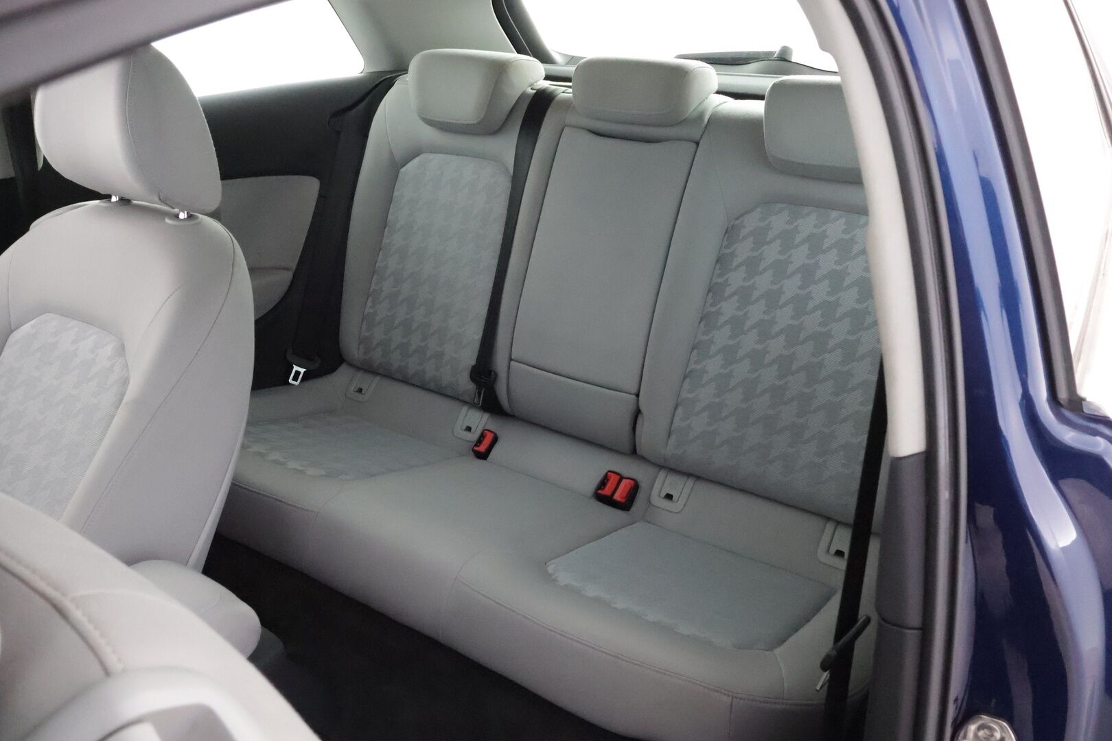 Audi A3 2013 Compact Coupé Business 1,4 TFSI 90 kW * Suomiauto / Vakkari / Xenon Plus / Lohko & Sisäpistoke / Upea väri! - Juuri katsastettu / 2x Hyvät renkaat / Juuri tullut Tampereelle!