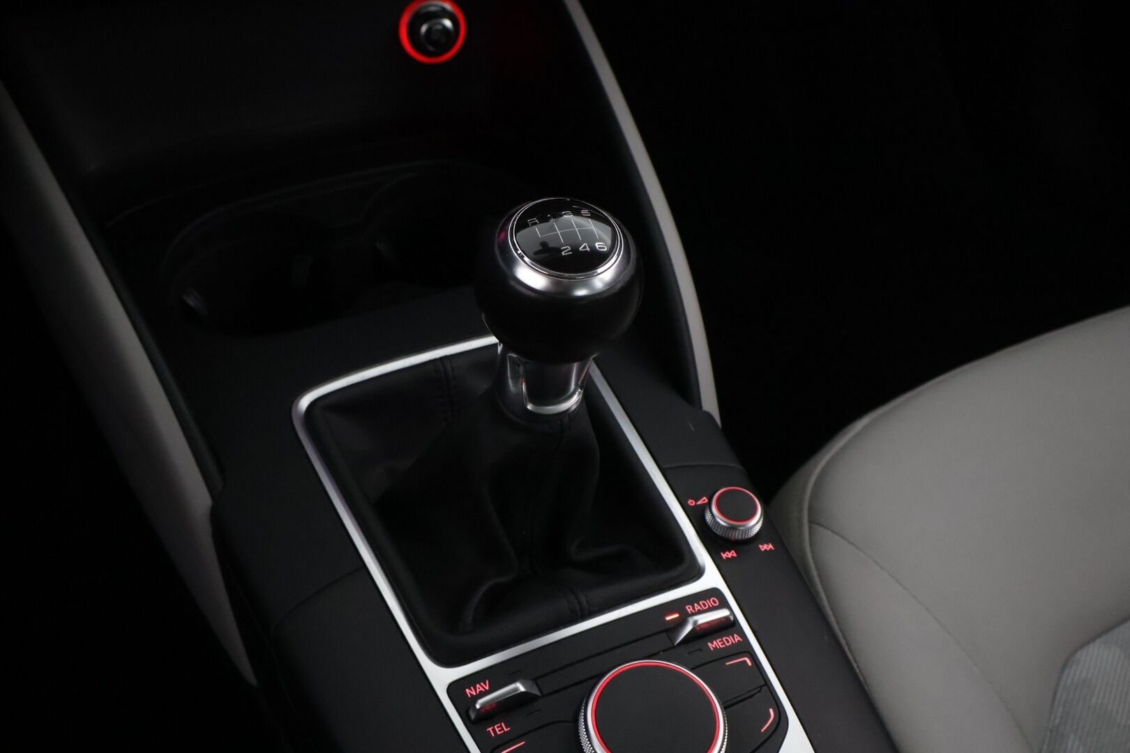 Audi A3 2013 Compact Coupé Business 1,4 TFSI 90 kW * Suomiauto / Vakkari / Xenon Plus / Lohko & Sisäpistoke / Upea väri! - Juuri katsastettu / 2x Hyvät renkaat / Juuri tullut Tampereelle!