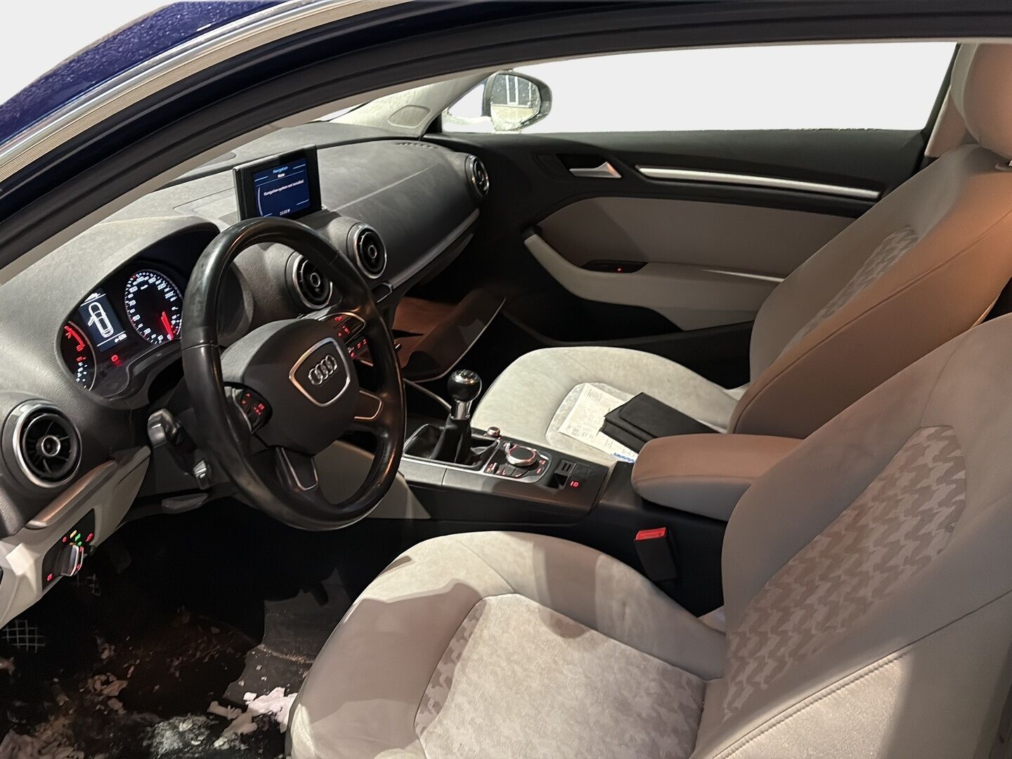 Audi A3 2013 Compact Coupé Business 1,4 TFSI 90 kW * Suomiauto / Vakkari / Xenon Plus / Lohko & Sisäpistoke / Upea väri! - Juuri katsastettu / 2x Hyvät renkaat / Juuri tullut Tampereelle!