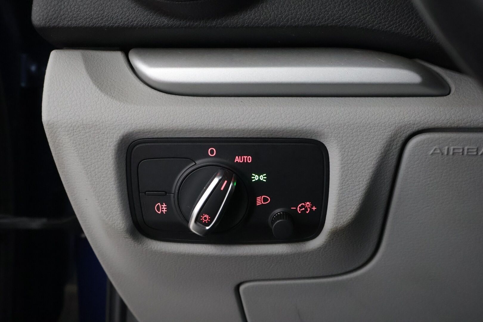 Audi A3 2013 Compact Coupé Business 1,4 TFSI 90 kW * Suomiauto / Vakkari / Xenon Plus / Lohko & Sisäpistoke / Upea väri! - Juuri katsastettu / 2x Hyvät renkaat / Juuri tullut Tampereelle!