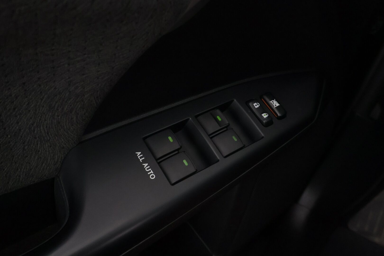 Lexus CT 2013 200h Hybrid A Comfort *Suomi-auto / P-kamera / Vakkari / Lohkolämmitin / 2xrenkaat*