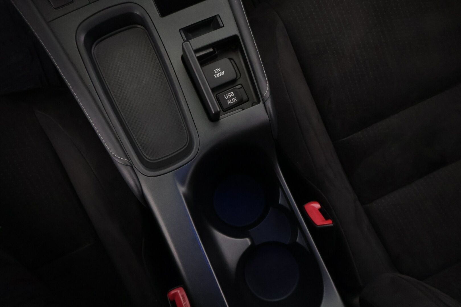 Lexus CT 2013 200h Hybrid A Comfort *Suomi-auto / P-kamera / Vakkari / Lohkolämmitin / 2xrenkaat*