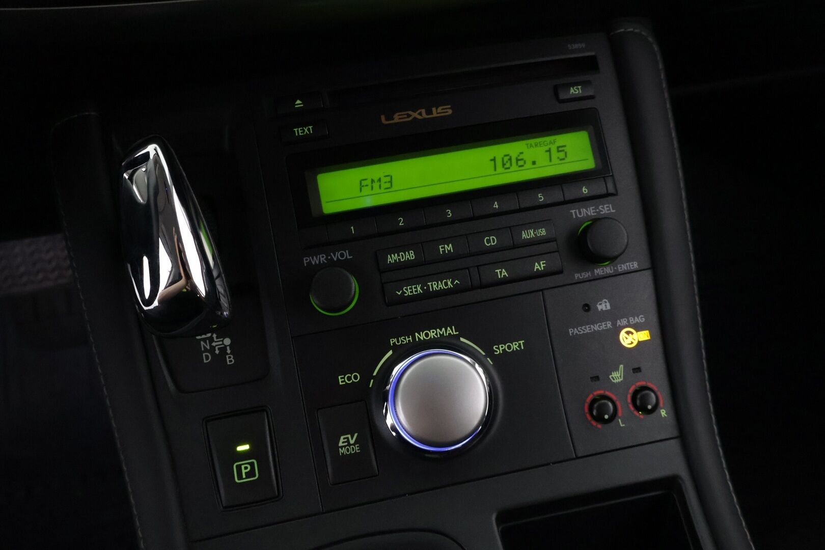 Lexus CT 2013 200h Hybrid A Comfort *Suomi-auto / P-kamera / Vakkari / Lohkolämmitin / 2xrenkaat*