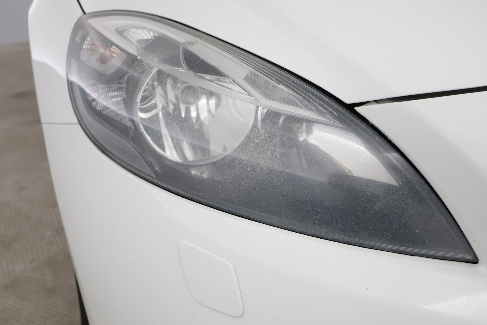 Volvo V40 2013 D2 Kinetic - Myydään huutokaupat.com | Siisti yksilö hyvällä historialla ja ajettavuudella