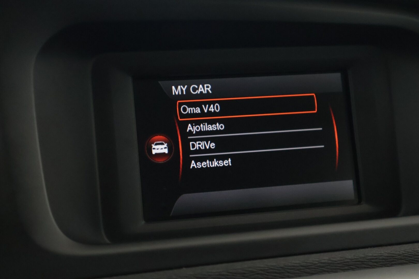 Volvo V40 2013 D2 Kinetic - Myydään huutokaupat.com | Siisti yksilö hyvällä historialla ja ajettavuudella