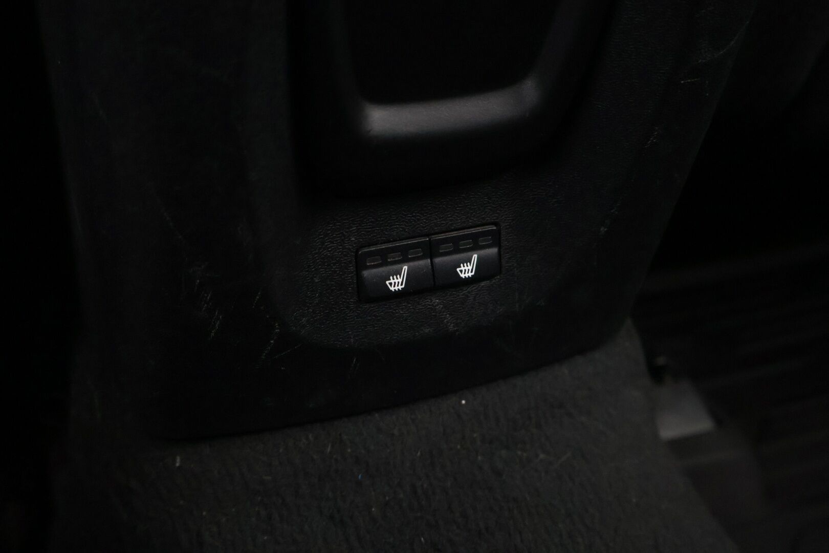 Volvo V40 2013 D2 Kinetic - Myydään huutokaupat.com | Siisti yksilö hyvällä historialla ja ajettavuudella