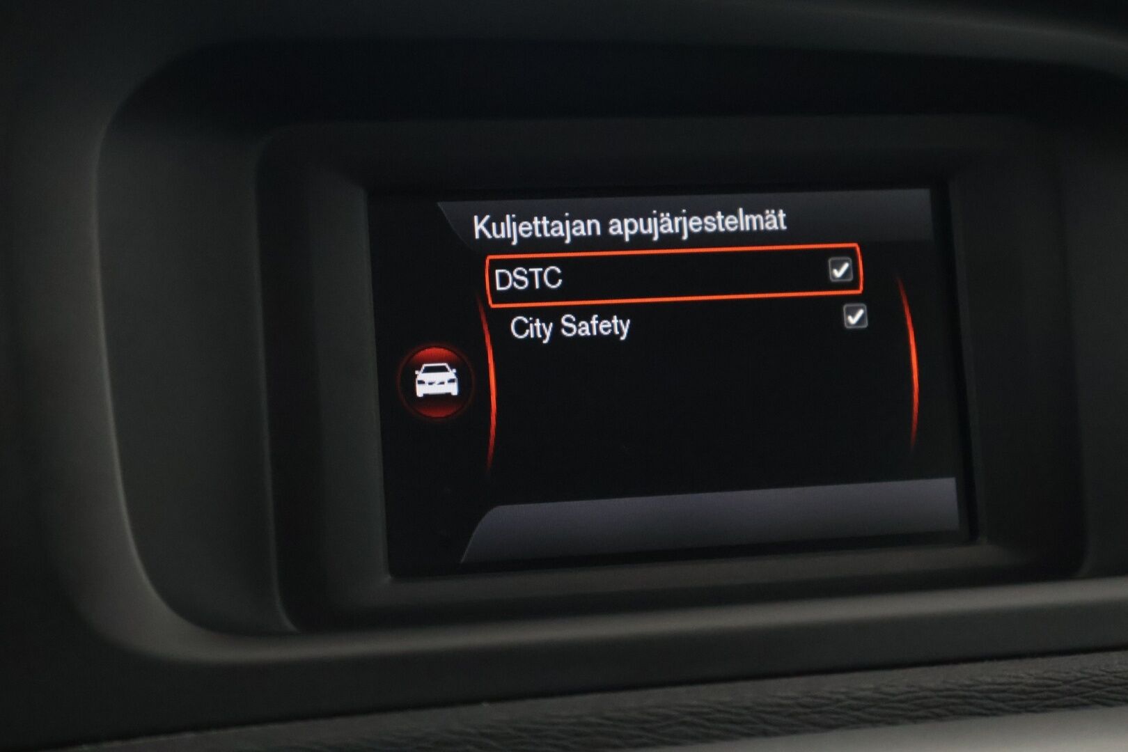 Volvo V40 2013 D2 Kinetic - Myydään huutokaupat.com | Siisti yksilö hyvällä historialla ja ajettavuudella