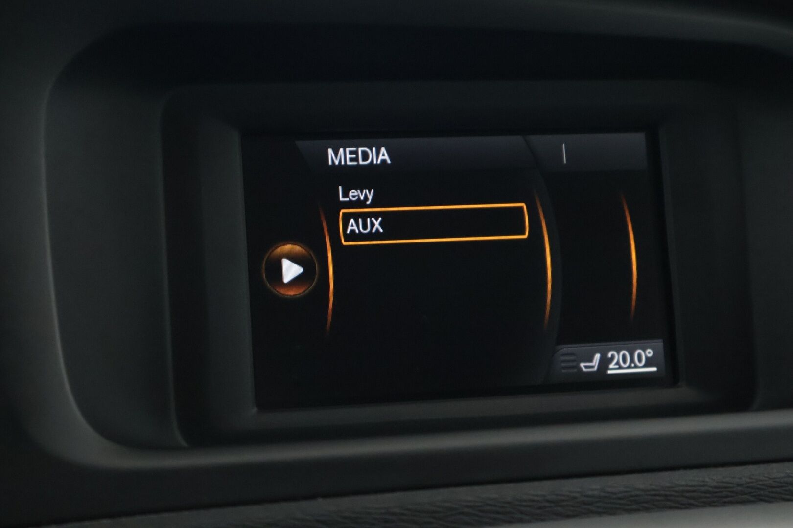 Volvo V40 2013 D2 Kinetic - Myydään huutokaupat.com | Siisti yksilö hyvällä historialla ja ajettavuudella