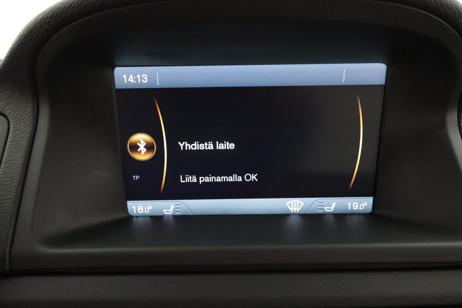 Volvo XC70 2014 D5 AWD Summum aut * ACC / P.tutkat / Aktiiv.Xenon / Navi / Lasikattoluukku / Webasto / Koukku / KeylessGo / BLIS / Vaaleat nahat * - Digimittaristo / Muistipenkki / Sähköluukku / Kahdet renkaat aluvanteilla / Huippusiisti - HULLU BLACKWEEK KORKOTARJOUS 2,49%