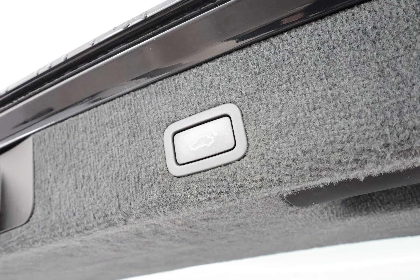 Volvo XC70 2014 D5 AWD Summum aut * ACC / P.tutkat / Aktiiv.Xenon / Navi / Lasikattoluukku / Webasto / Koukku / KeylessGo / BLIS / Vaaleat nahat * - Digimittaristo / Muistipenkki / Sähköluukku / Kahdet renkaat aluvanteilla / Huippusiisti*