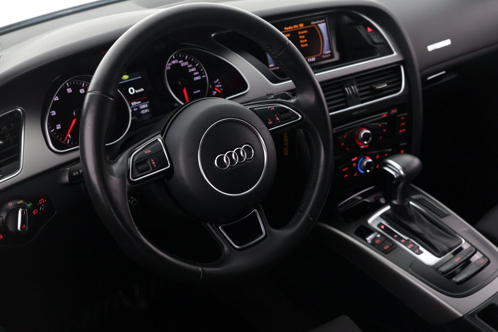 Audi A5 2014 Sportback Business 1,8 TFSI 125 kW multitronic - S-Line | Lohko + sis. lämmitin | P.tutkat | Siisti | 2x alum. vanteet