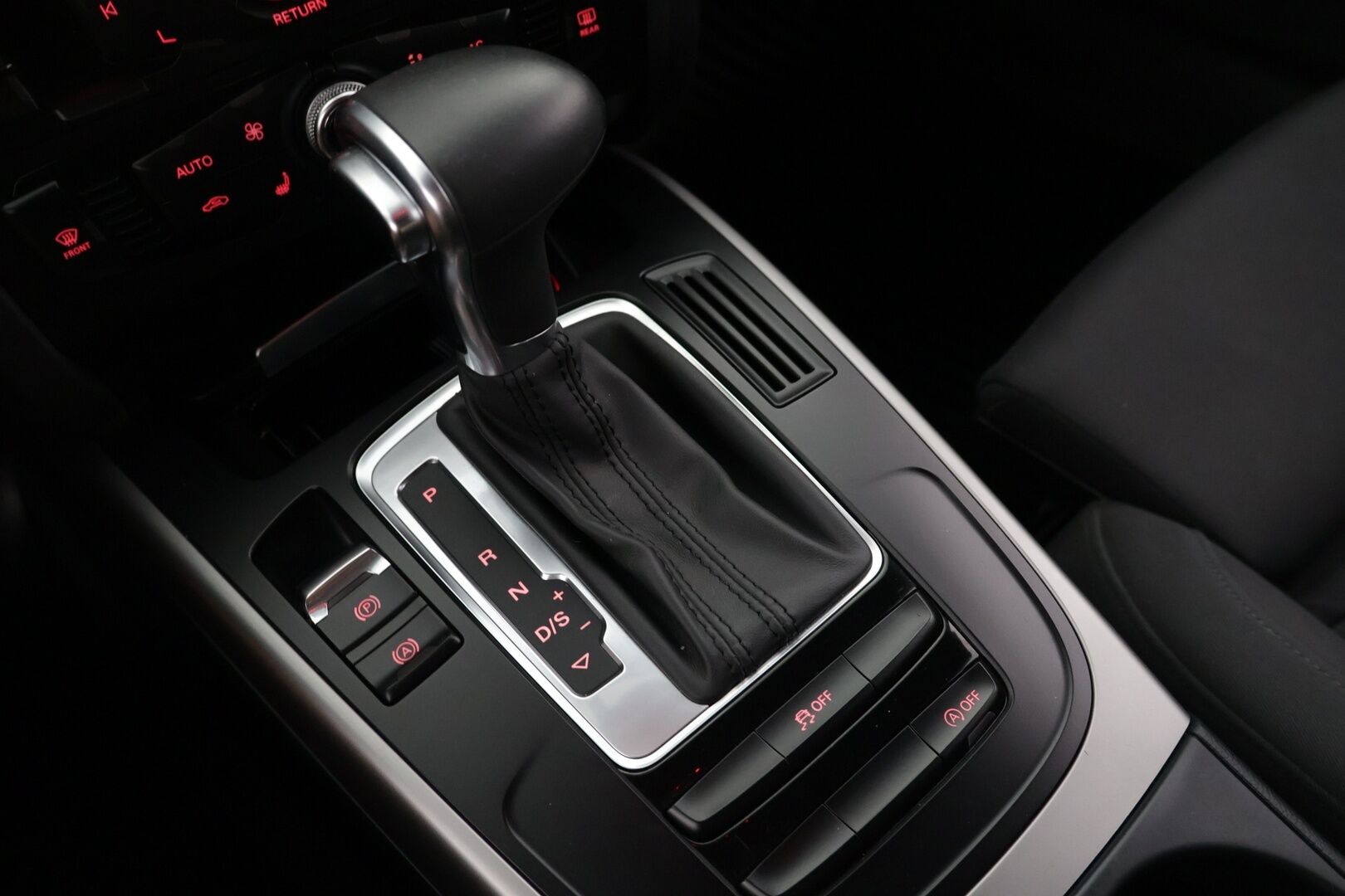 Audi A5 2014 Sportback Business 1,8 TFSI 125 kW multitronic - S-Line | Lohko + sis. lämmitin | P.tutkat | Siisti | 2x alum. vanteet